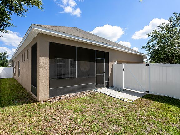 5th image of 14527 Jamaica Dogwood Dr