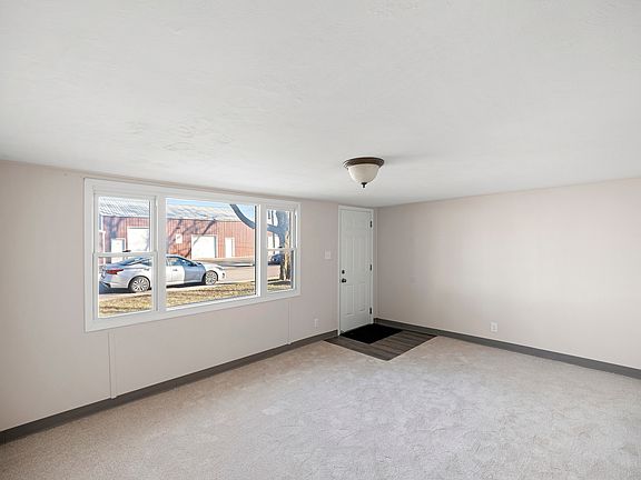 3rd image of 523 Maplewood Ave