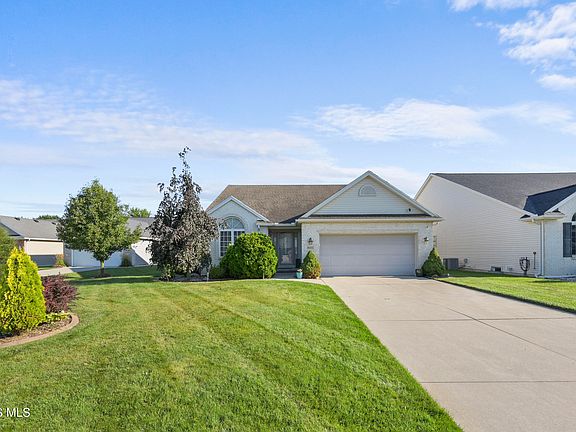 3rd image of 9702 Belmont Cir
