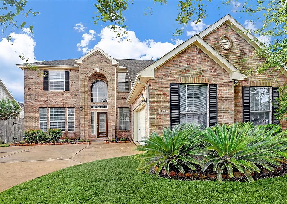 1st image of 13903 Normandy Ct