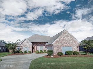 117 Sweetbriar Dr, Canton, MS 39046
