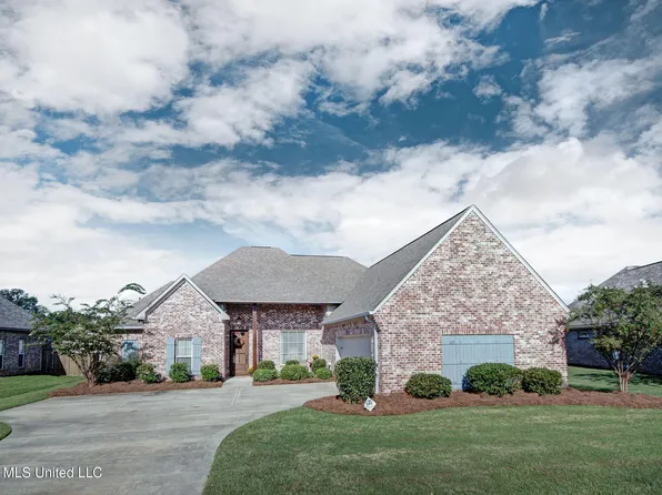 117 Sweetbriar Dr, Canton, MS 39046
