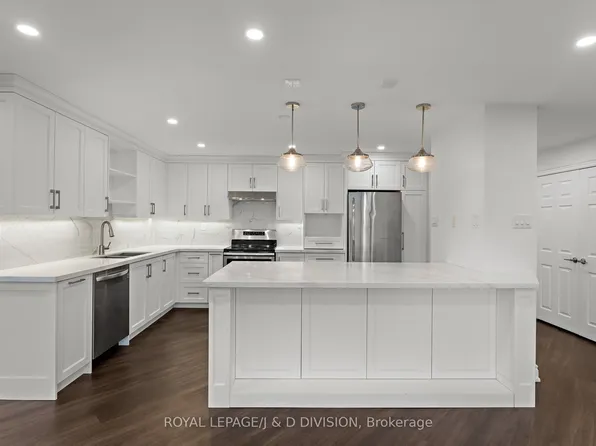 33 Elmhurst Ave #1201, Toronto, ON M2N 6G8