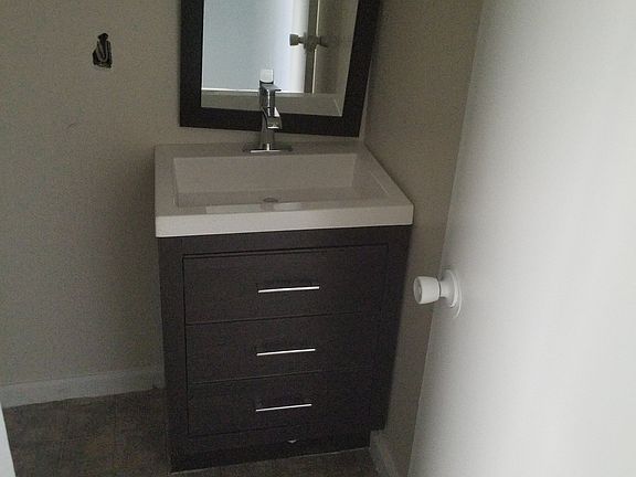 2nd image of 504 Summerlin Dr