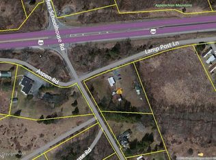 108 Lamp Post Ln, Stroudsburg, PA 18360