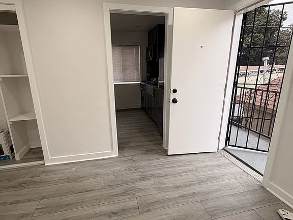 2nd image of 1341 1/2 E 59th Pl
