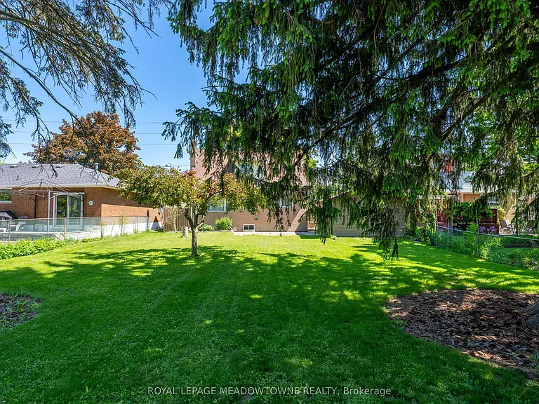 20 Delrex Blvd — Photo 37