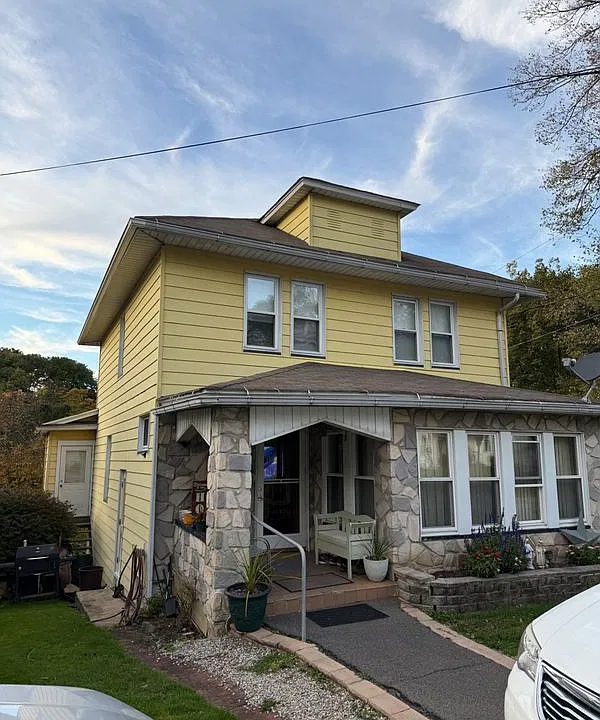 502 Powell Ave