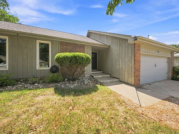 3rd image of 2738 E Verona Street