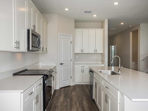 Lido - Traditional Charm Interior Design