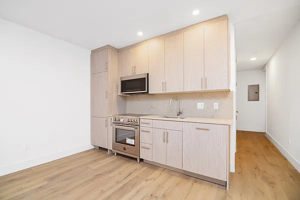 Rented by REAL New York | media 10