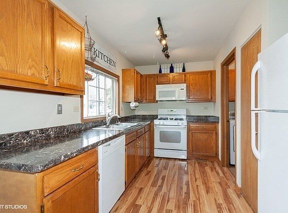 3rd image of 2766 Leyland Ln