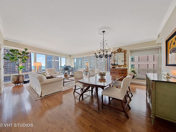 4th image of 57 E Delaware Pl APT 3202