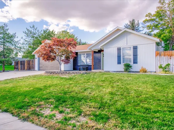 5222 E Rail Ct, West Richland, WA 99353
