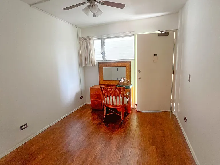 439 Keoniana St #1105 — Photo 10