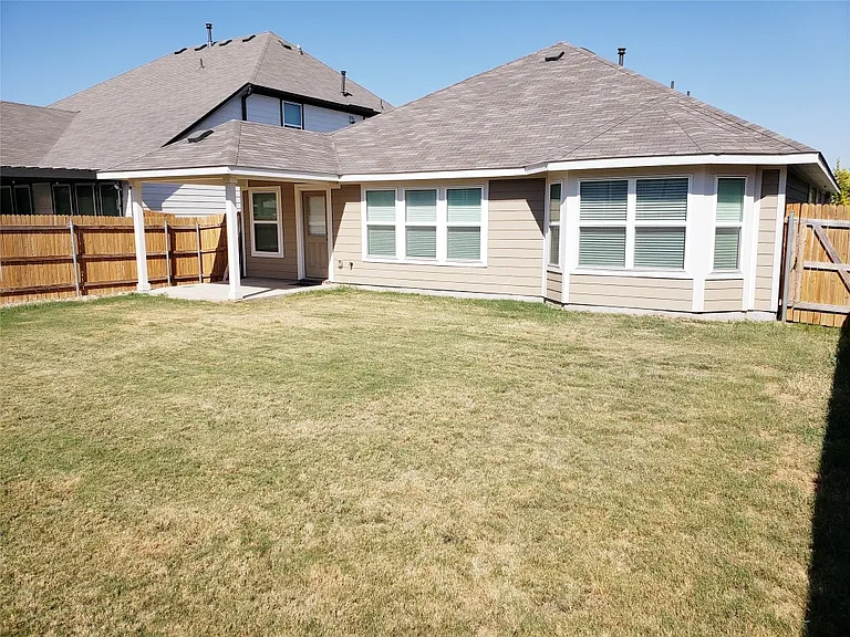 2629 Bantry Rd — Photo 37