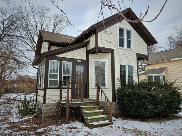 1123 Michigan St, Oshkosh, WI 54902