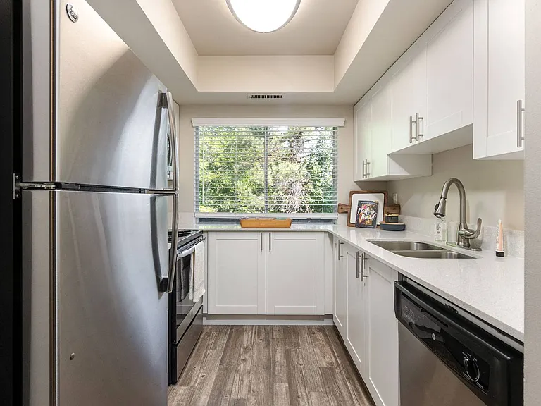 Cobble Creek Apartments — Photo 18