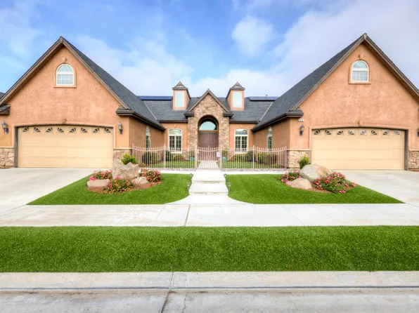 529 W Loyola Ave, Clovis, CA 93619