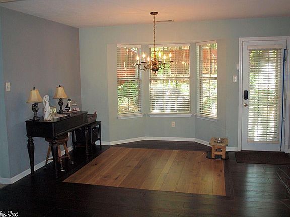 5th image of 1407 Westhampton Dr