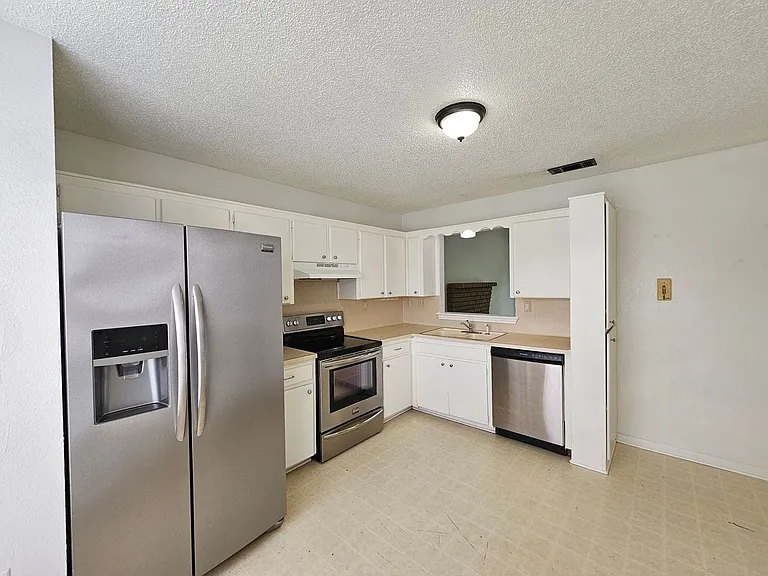 111 Bridle Dr — Photo 8