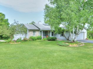 6945 Colt Cir, West Bend, WI 53090