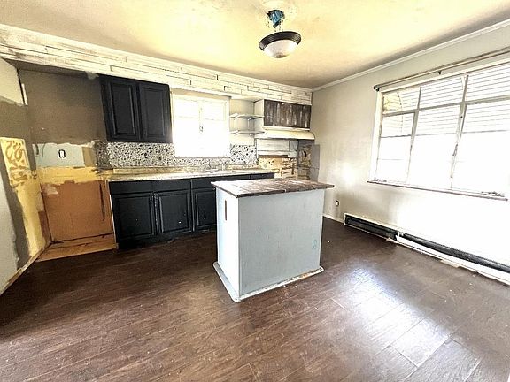 5th image of 168 Crandall Dr