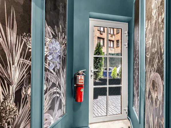 2 West 16th Street image 10 of 10