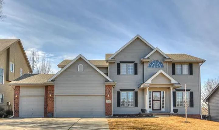 1st image of 7902 S 168th Ave