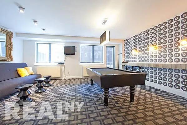 Sold by REAL New York | media 31