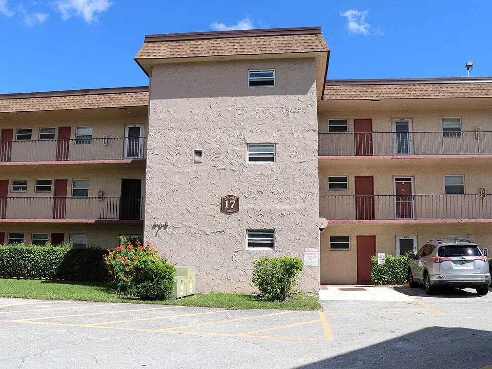 715 Lori Dr #315