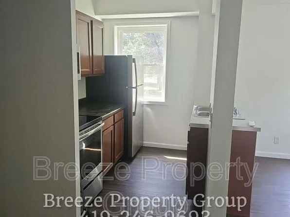 2356 Torrey Hill Dr APT 11, Toledo, OH 43606