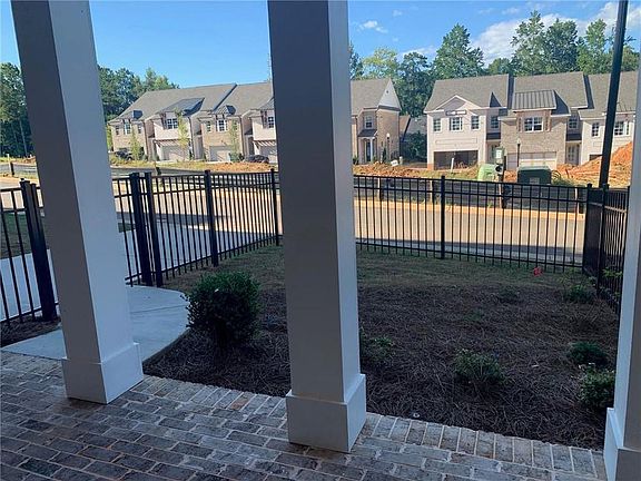 Photos shown are for viewing purpose only to understand the layout. These photos are of a different