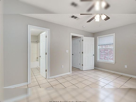 4th image of 2503 W 7th St #4