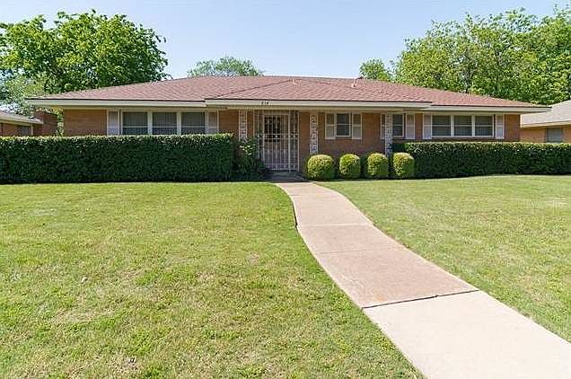 1st image of 814 Finland Ave