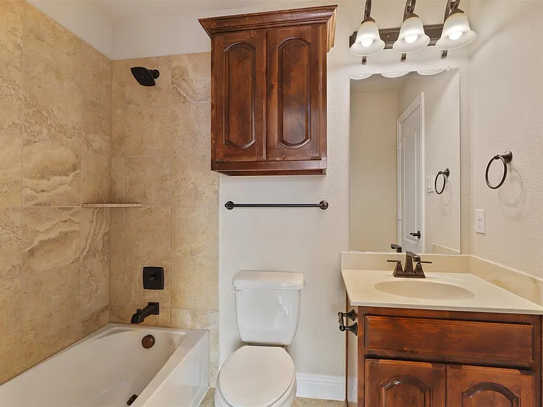 8110 Fenwick Ct — Photo 34