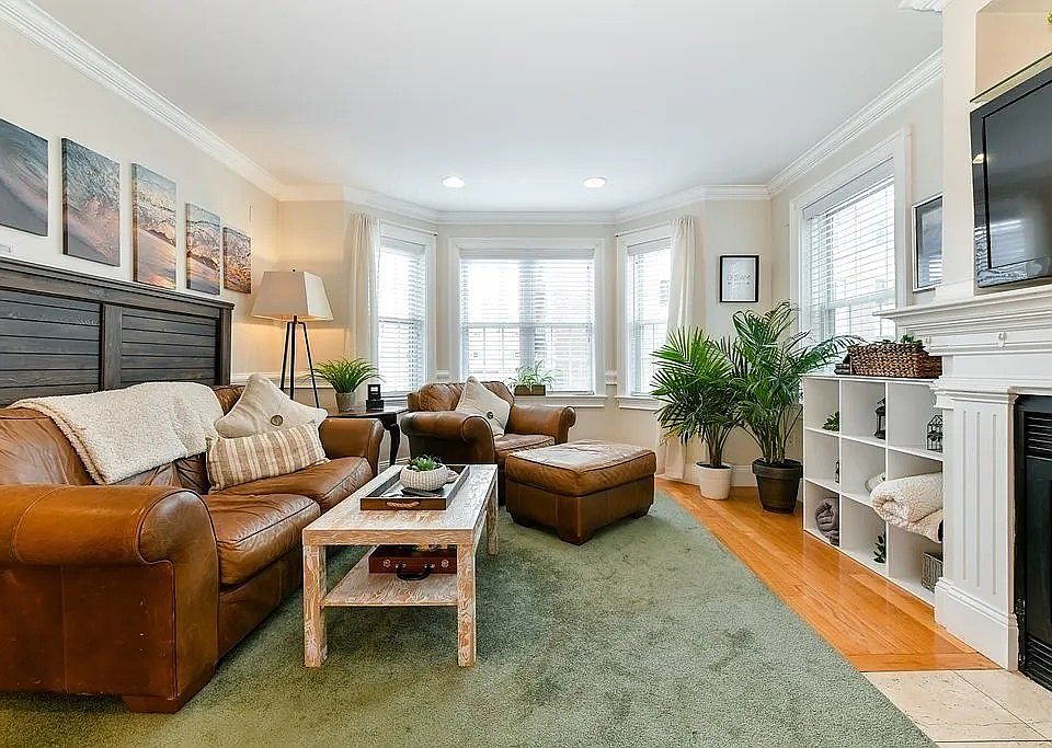 1st image of 732 E 6th St #1