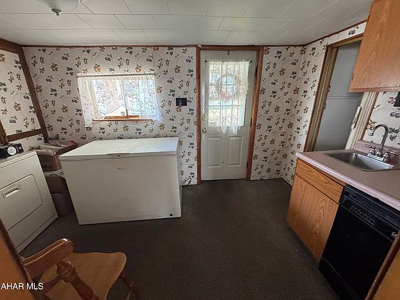 5th image of 619 Magee Ave
