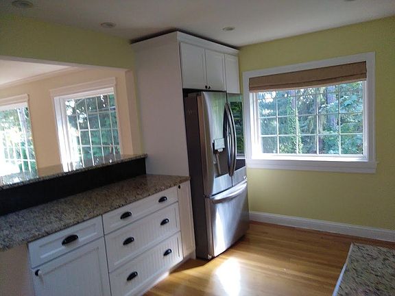 3rd image of 1245 112th Ave NE