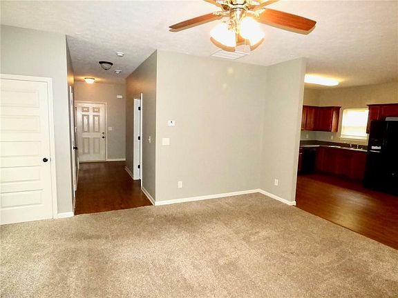 5th image of 733 Williams Ave