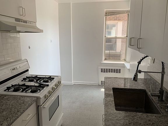2nd image of 18225 Wexford Ter APT 402