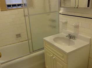3407 32nd St APT B3, Astoria, NY 11106