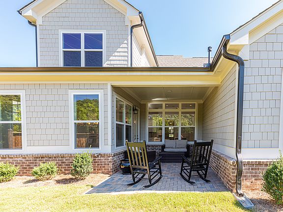 5th image of 3514 Clemont Cir NE