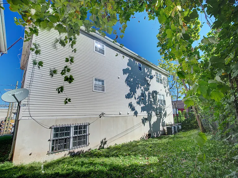 22-24 Avon Ave #1 — Photo 13