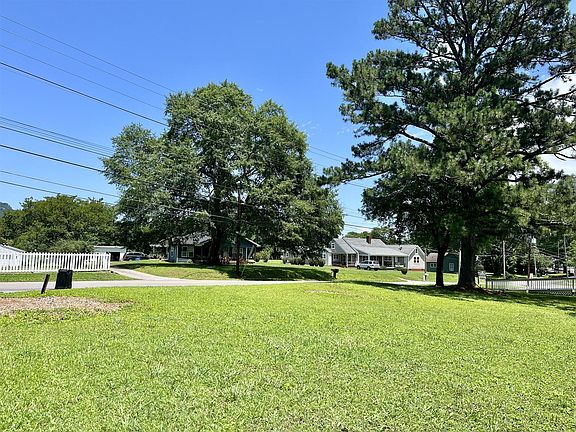 3rd image of 149 Mountain View Cir