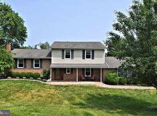 500 Summit Ln, Riegelsville, PA 18077
