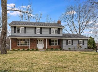 16 Sterling Ave, Mendham, NJ 07945