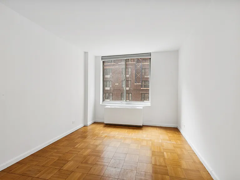 145 E 48th St #9D — Photo 4
