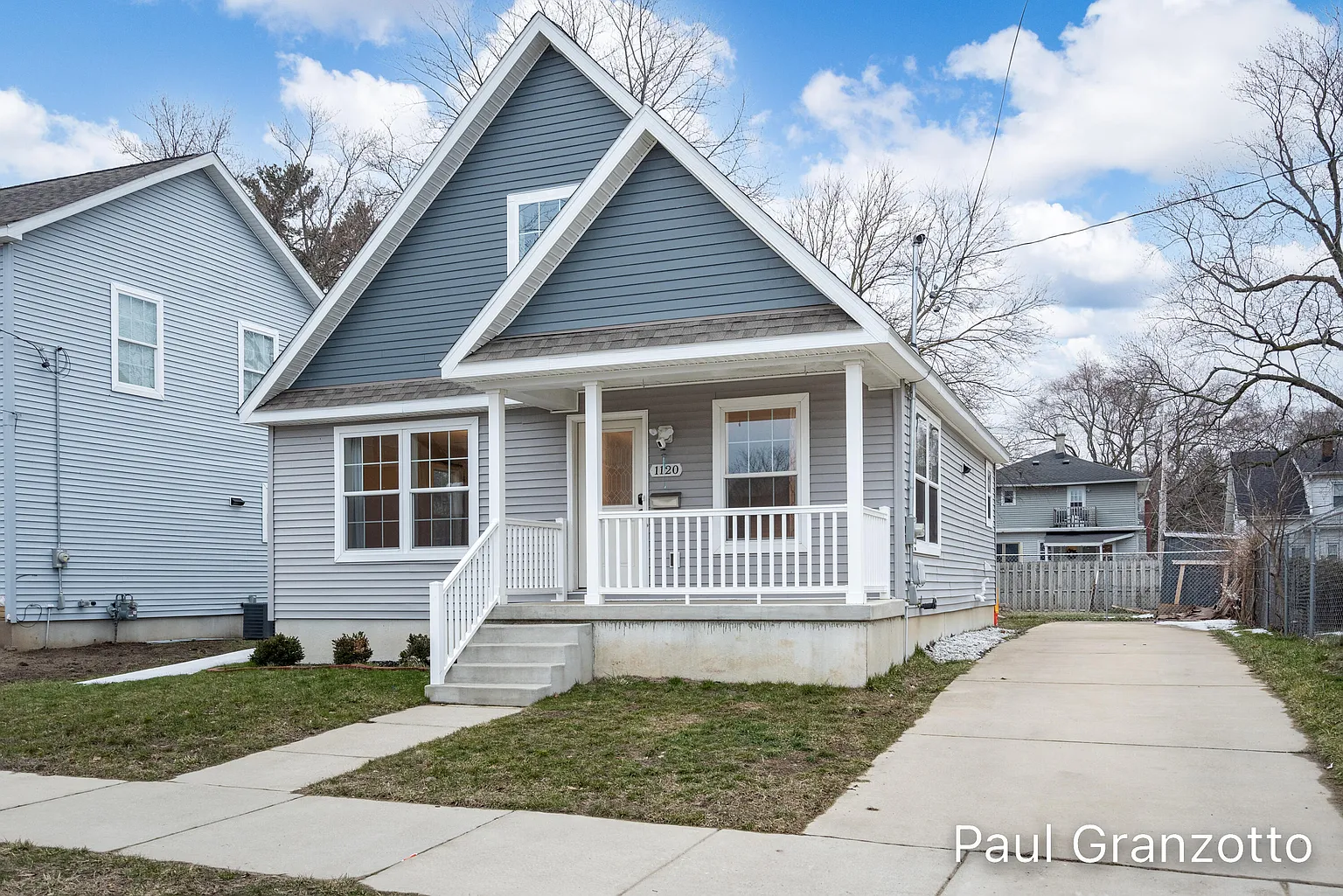 1120 Alto Ave SE photo 1