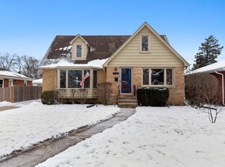 725 Sylviawood Ave, Park Ridge, IL 60068